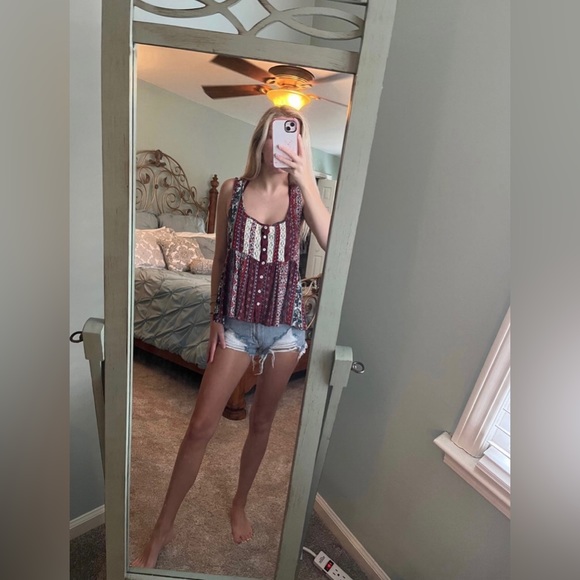 Full Tilt Burgundy Floral Pattern Button-Up Blouse Size Small - Picture 9 of 9